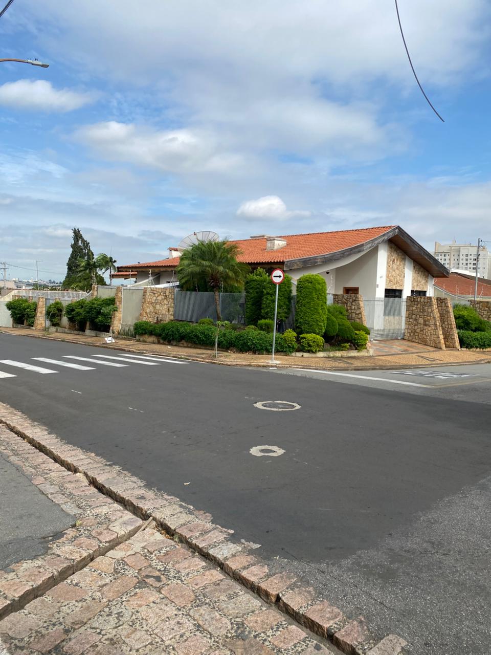 Casa de Alto Padrão à Venda na Vila Santa Catarina